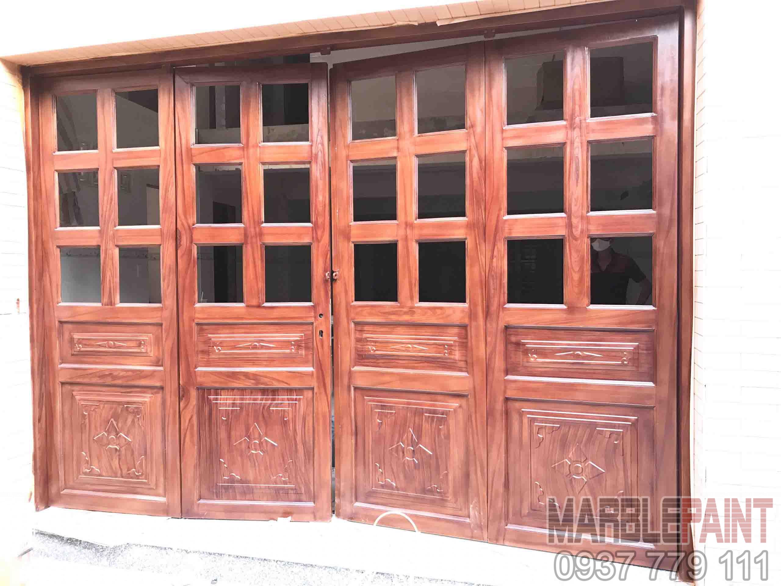 Sơn giả gỗ cửa sắt