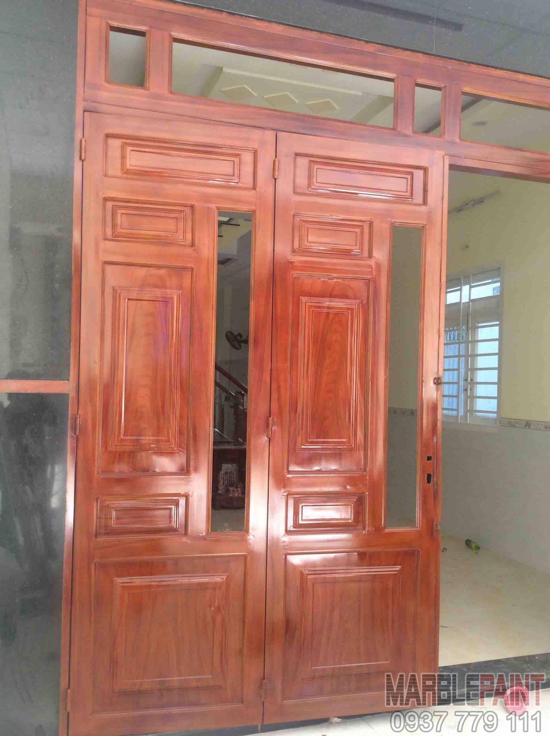 Sơn giả gỗ cửa sắt