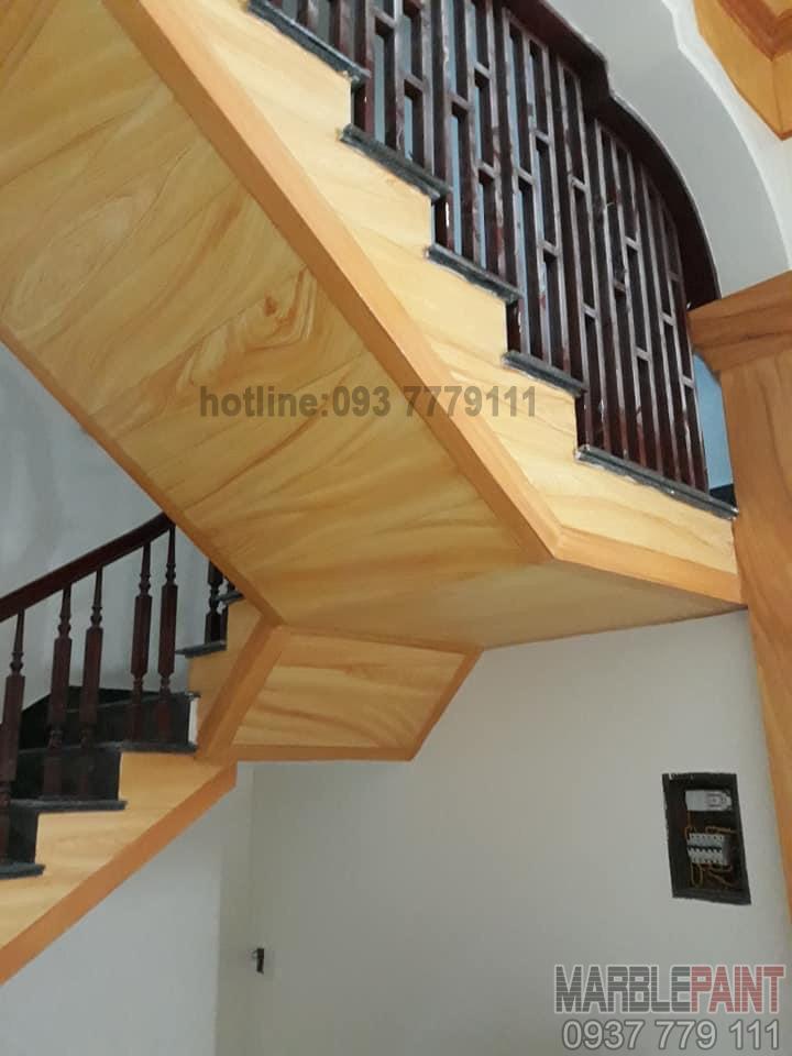 Sơn giả gỗ cầu thang nội thất